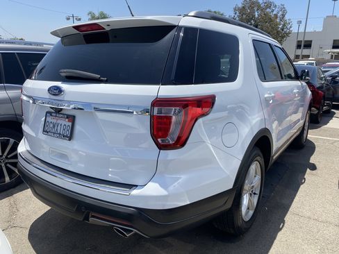 Used 2018 Ford Explorer XLT w/ Equipment Group 202A FWD image 10