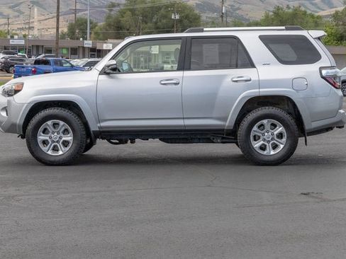 Used 2019 Toyota 4Runner SR5 Premium image 3