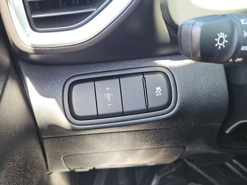 Certified 2026 Hyundai Venue SEL FWD image 15