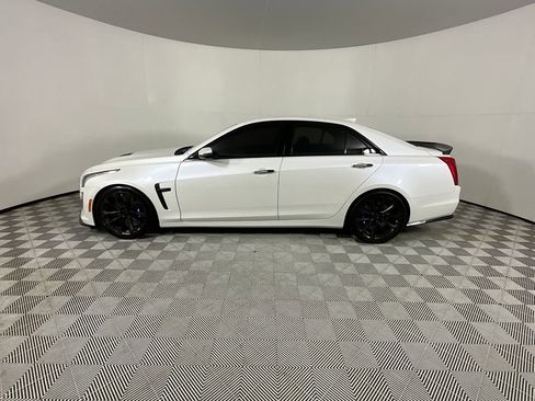 Used 2018 Cadillac CTS V image 2