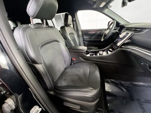 Used 2023 Jeep Grand Cherokee Altitude image 26