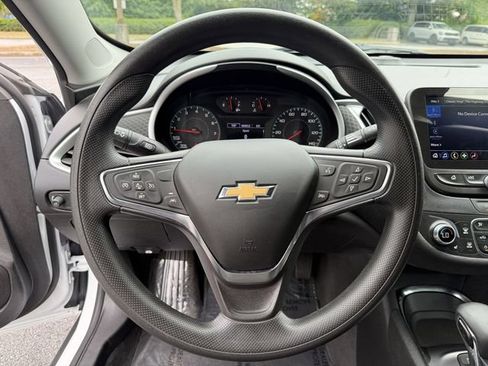 Used 2024 Chevrolet Malibu LT FWD image 14