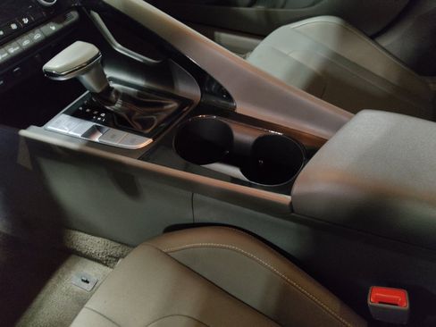 Used 2025 Hyundai Elantra SEL image 26