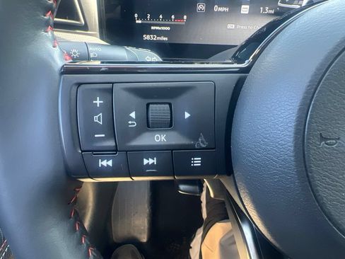 Certified 2025 Nissan Kicks SR w/ SR Premium Package AWD/4WD image 61