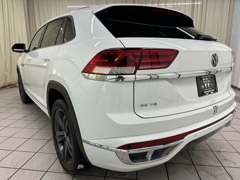 Used 2021 Volkswagen Atlas Cross Sport SE image 9