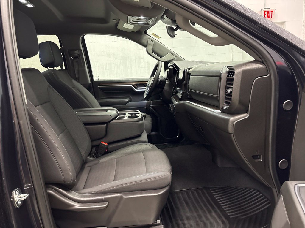 Used 2024 Chevrolet Silverado 1500 LT AWD/4WD image 39