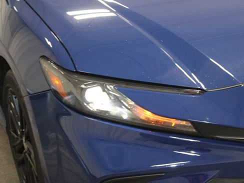 Used 2025 Toyota Camry SE FWD image 12