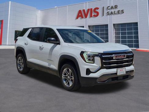 Used 2025 GMC Terrain Elevation AWD/4WD image 3