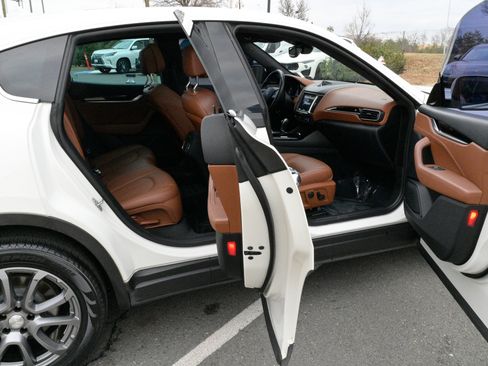 Certified 2018 Maserati Levante image 51