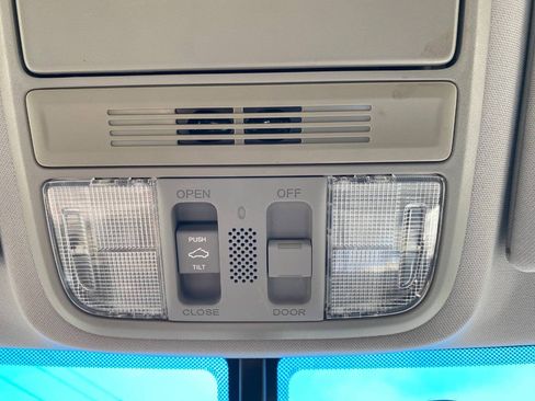 Used 2011 Honda Accord EX-L image 18