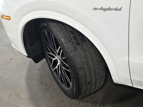 New 2026 Porsche Cayenne E-Hybrid image 33