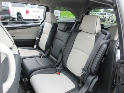 Used 2025 Honda Odyssey Elite image 22