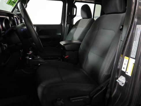 Used 2018 Jeep Wrangler Unlimited Sport S AWD/4WD image 22