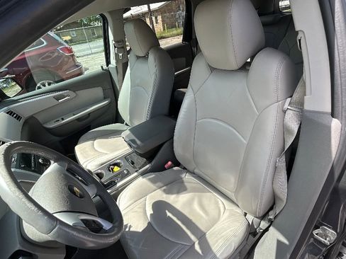 Used 2012 Chevrolet Traverse LT FWD image 11