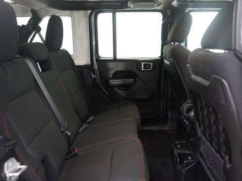 Used 2019 Jeep Wrangler Unlimited Rubicon w/ Dual Top Group AWD/4WD image 12