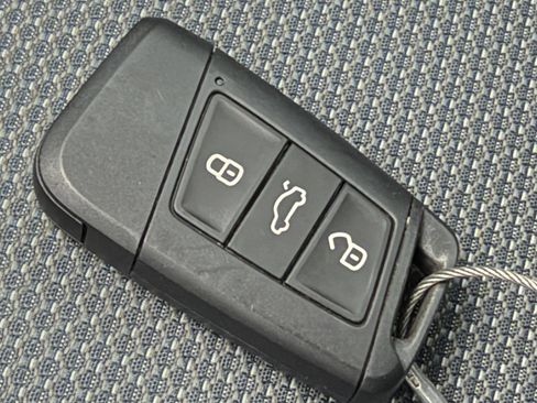 Used 2026 Volkswagen Taos S FWD image 21