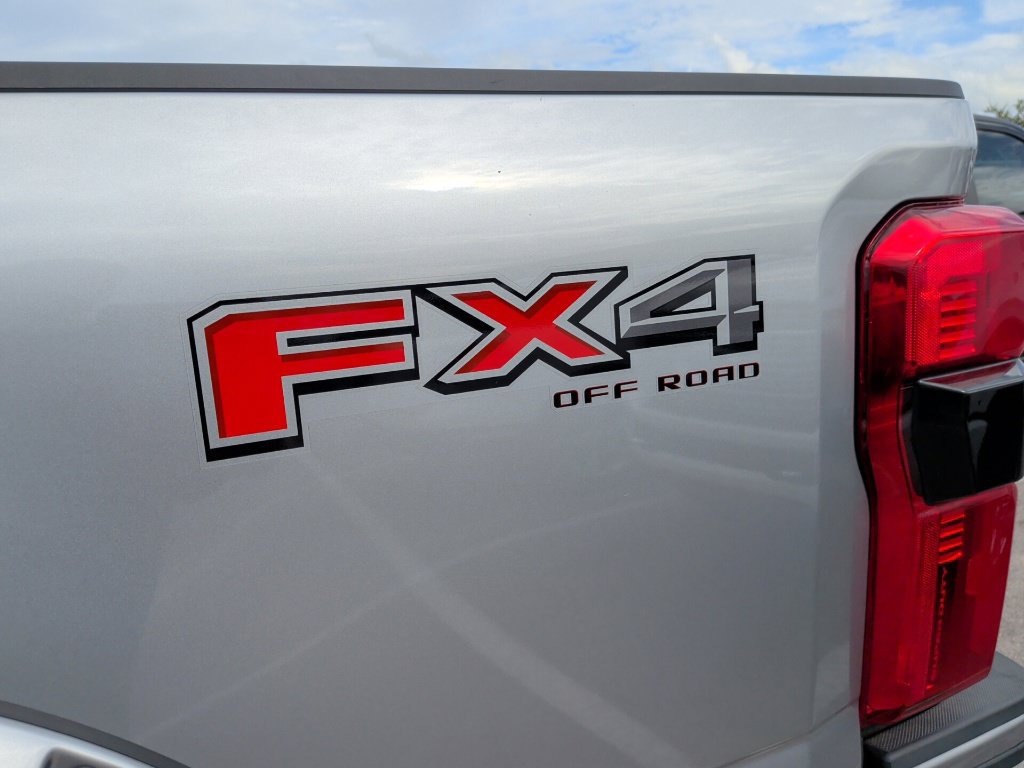 Used 2023 Ford F250 Lariat w/ Lariat Ultimate Package AWD/4WD image 11