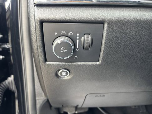 Used 2022 Jeep Grand Cherokee Limited w/ Technology Group image 10