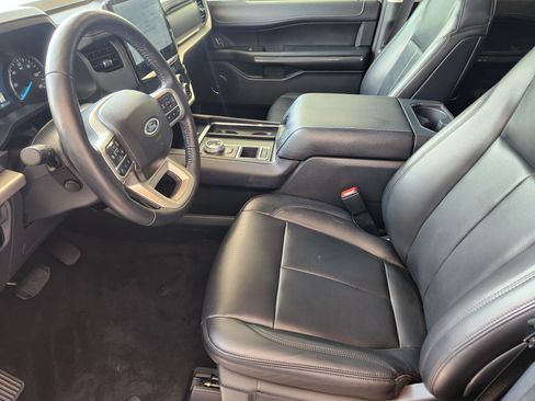 Used 2023 Ford Expedition XLT RWD image 9