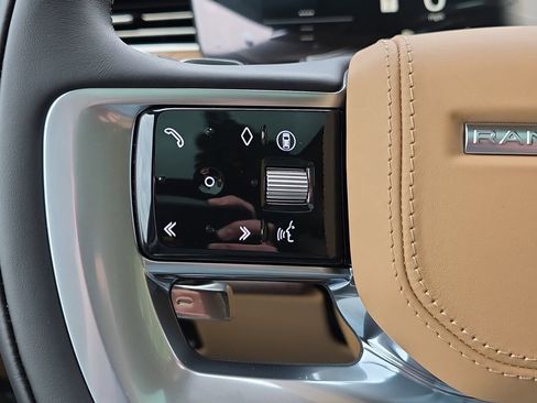 New 2026 Land Rover Range Rover Long Wheelbase SE AWD/4WD image 17