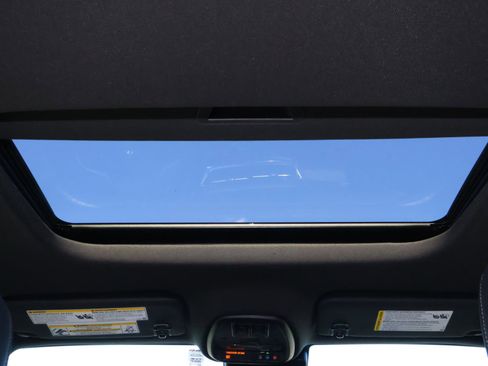 Used 2025 Buick Envista Avenir image 13