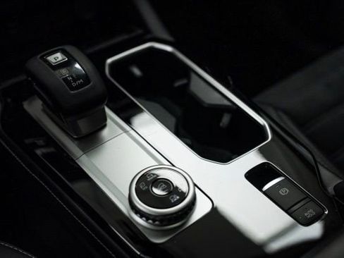 Used 2025 Mitsubishi Outlander AWD image 17