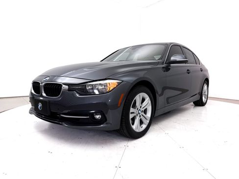 Used 2017 BMW 330i Sedan RWD image 12