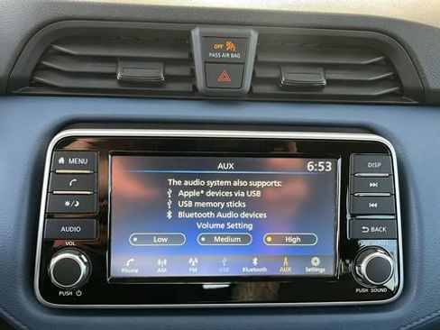 Used 2025 Nissan Versa SV image 11