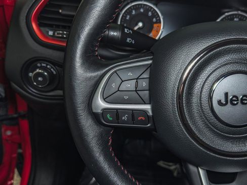 Used 2019 Jeep Renegade Trailhawk w/ UConnect 8.4 Nav Group image 27