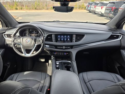 Used 2024 Buick Enclave Premium image 10