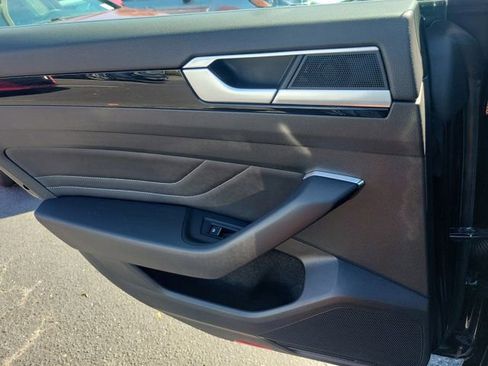 Certified 2023 Volkswagen Arteon SE image 17