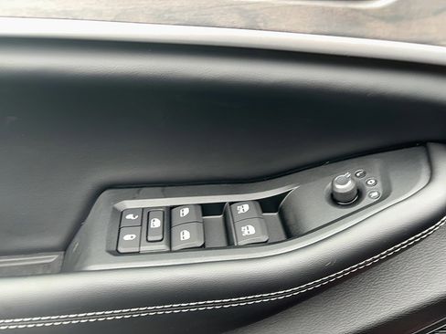 New 2025 Jeep Grand Cherokee Limited image 17