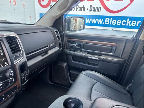 Used 2018 RAM 1500 Laramie image 31