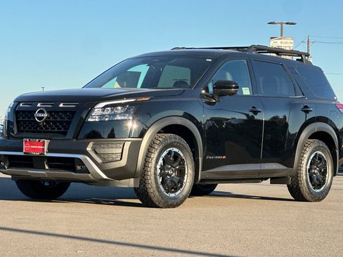 New 2025 Nissan Pathfinder Rock Creek image 8