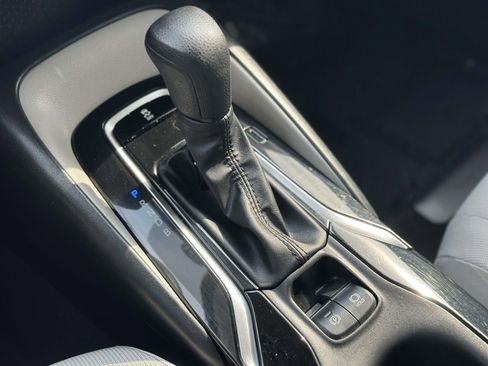 Used 2022 Toyota Corolla LE image 13