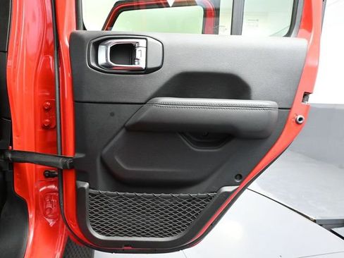 Used 2021 Jeep Wrangler Unlimited Sahara image 41