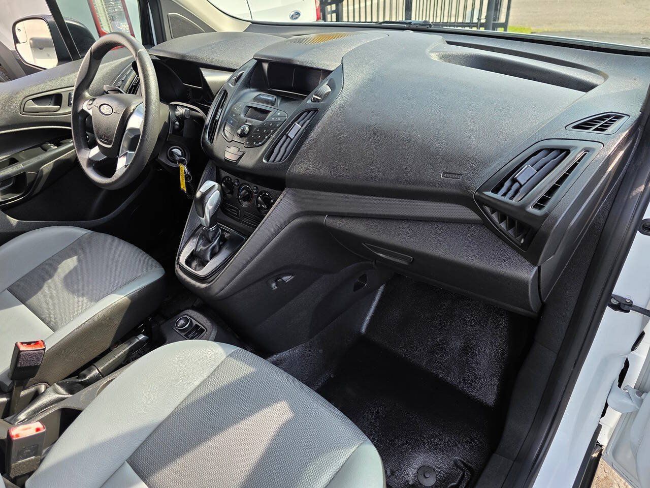 Used 2017 Ford Transit Connect XL FWD image 18