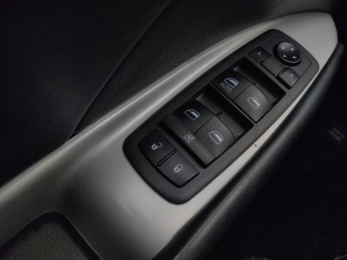 Used 2019 Dodge Journey SE image 27