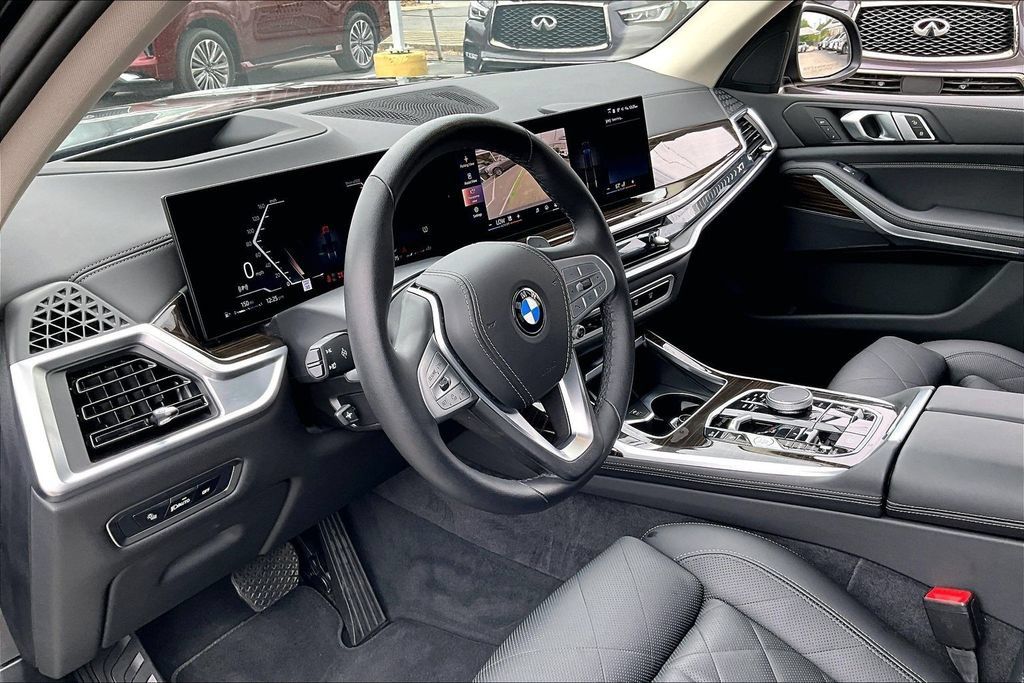 Used 2025 BMW X7 xDrive40i w/ Climate Comfort Package AWD/4WD image 17