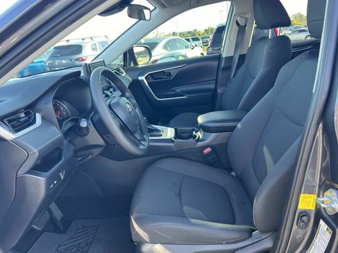 Used 2019 Toyota RAV4 LE image 20