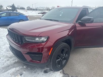 Used 2025 Jeep Grand Cherokee Altitude