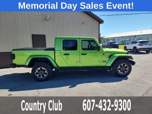 Used 2026 Jeep Gladiator Sport AWD/4WD image 9
