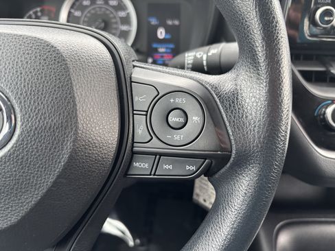 Used 2022 Toyota Corolla LE image 16