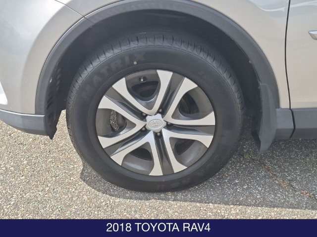 Used 2018 Toyota RAV4 LE w/ All Weather Liner Package AWD/4WD image 23