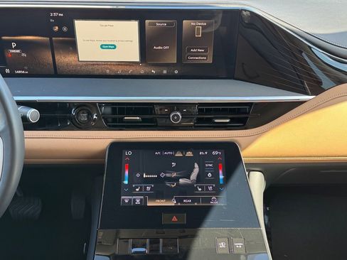 Used 2025 INFINITI QX80 Sensory image 22