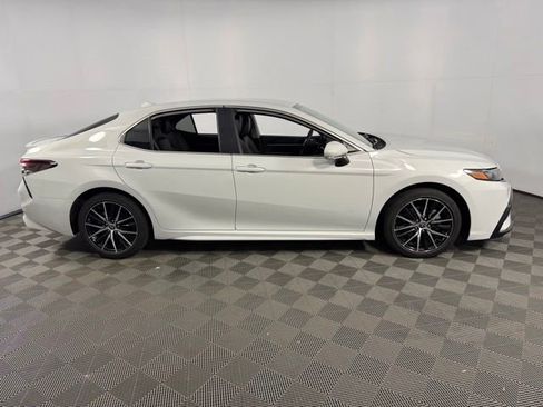 Used 2023 Toyota Camry SE FWD image 10