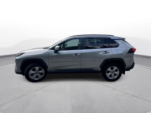 Used 2021 Toyota RAV4 XLE AWD/4WD image 9
