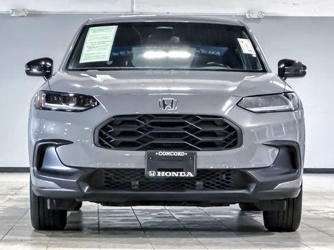 Used 2025 Honda HR-V Sport image 5