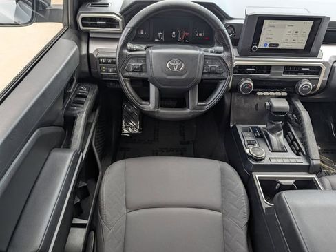 Used 2025 Toyota Tacoma SR5 AWD/4WD image 12