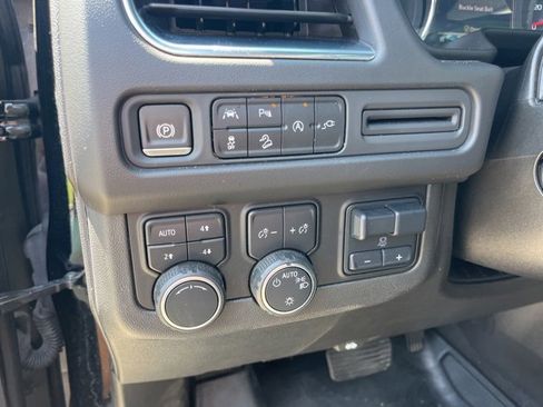 Used 2021 Chevrolet Tahoe Z71 w/ Z71 Signature Package image 18